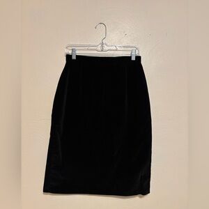 Women’s Vintage Claude velvet skirt size 9-10